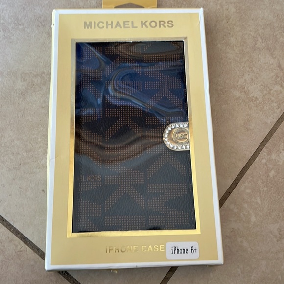 Michael Kors phone case - Picture 5 of 5